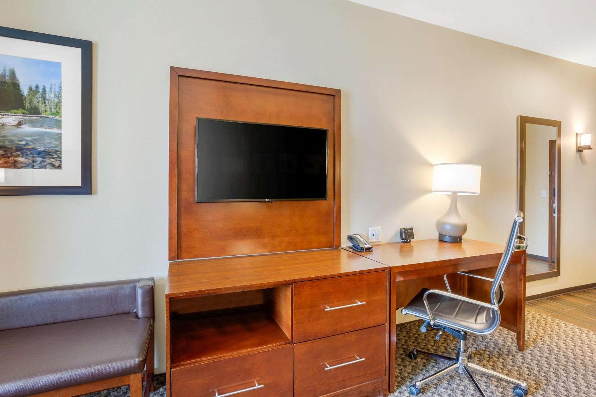Comfort Suites Burlington Near I-5 Esterno foto