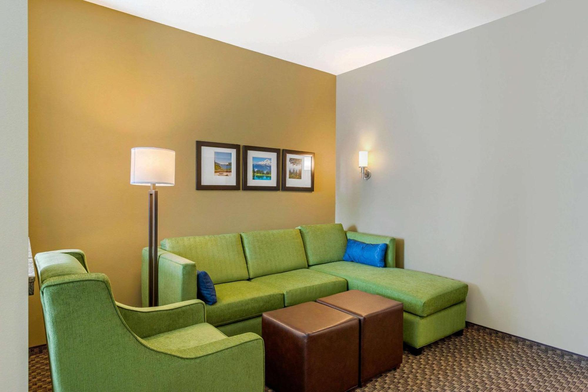 Comfort Suites Burlington Near I-5 Esterno foto