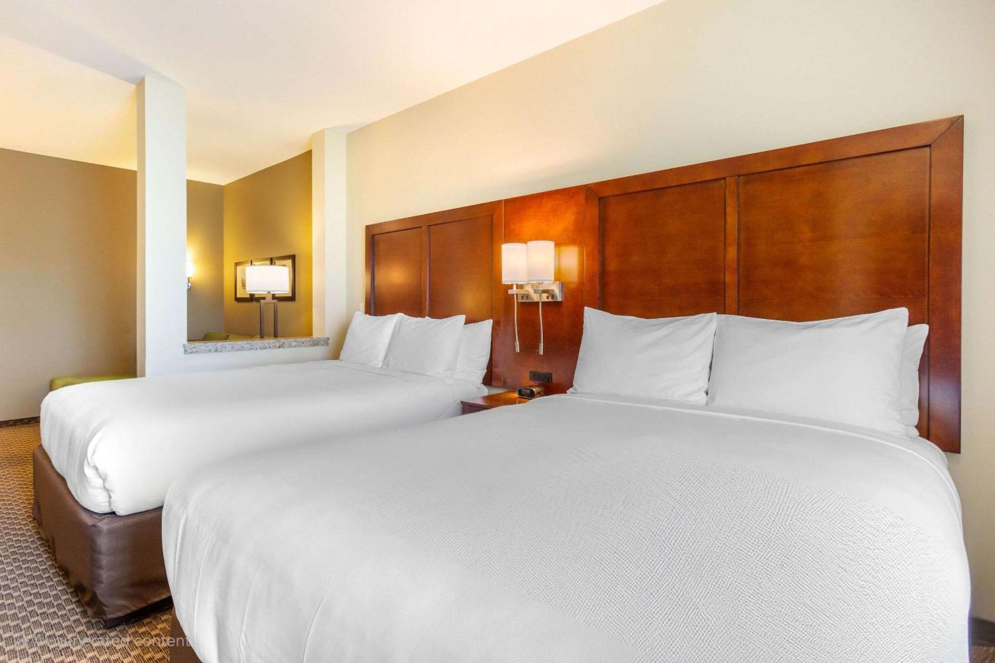 Comfort Suites Burlington Near I-5 Esterno foto