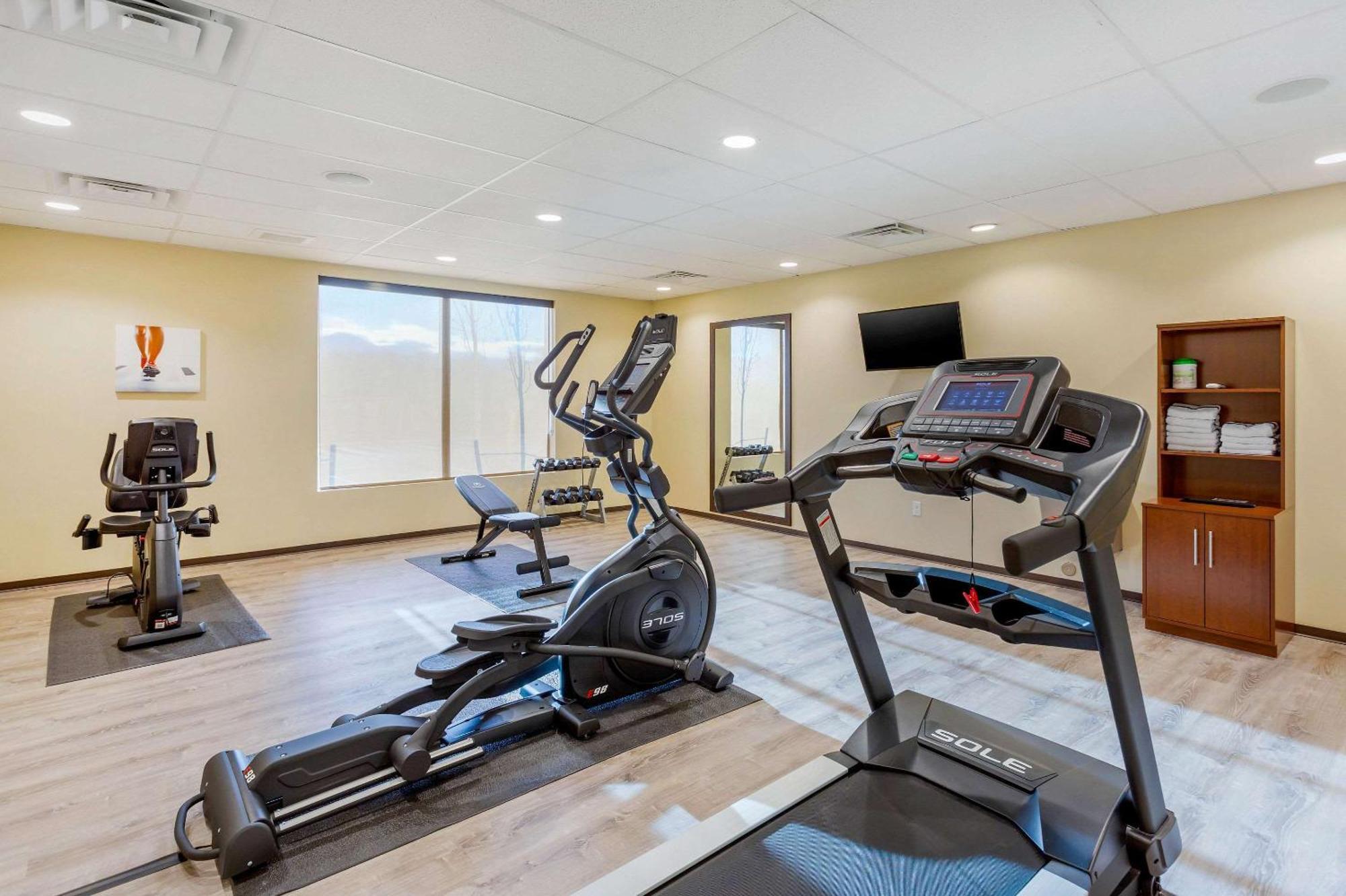 Comfort Suites Burlington Near I-5 Esterno foto