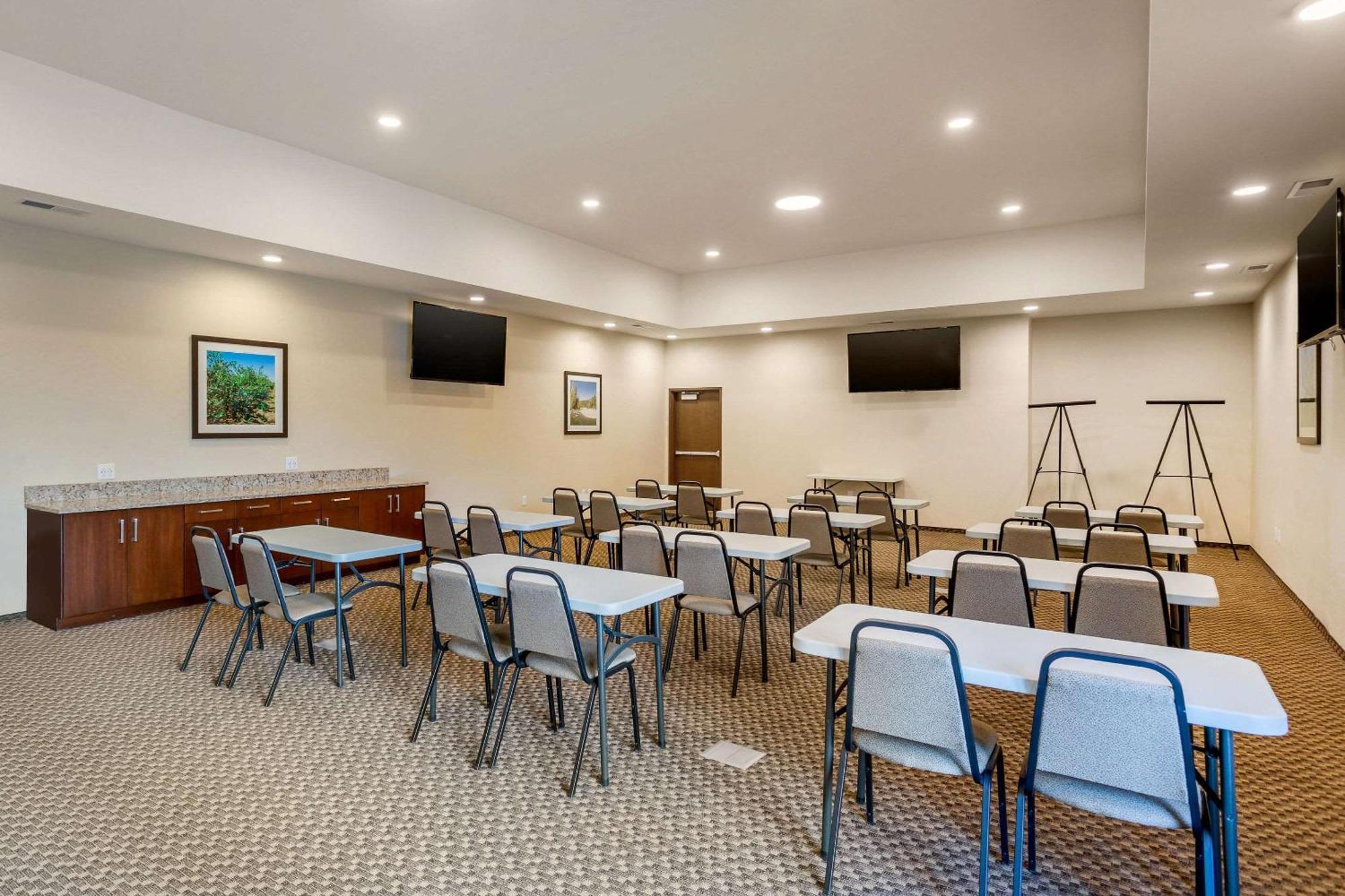 Comfort Suites Burlington Near I-5 Esterno foto