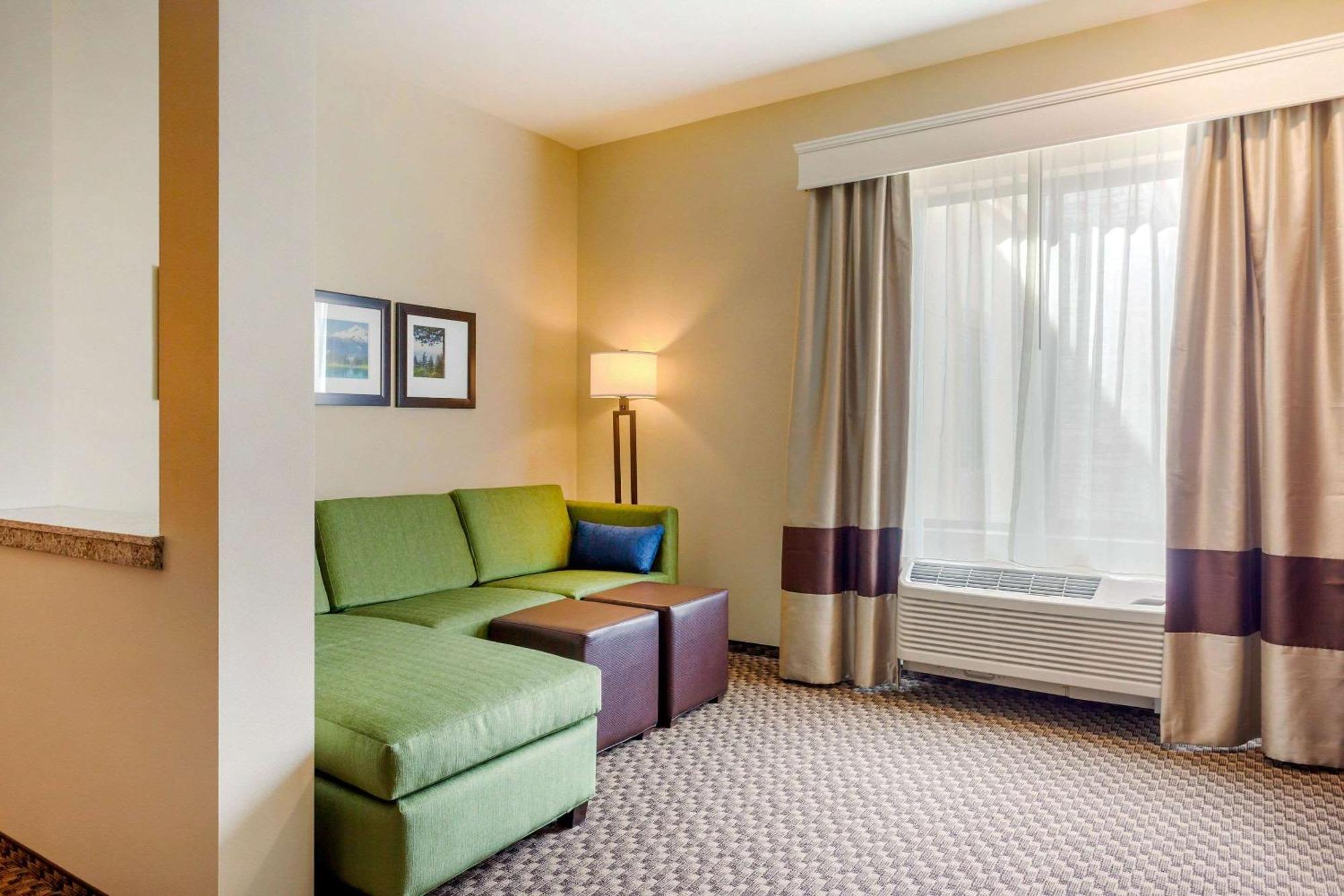 Comfort Suites Burlington Near I-5 Esterno foto